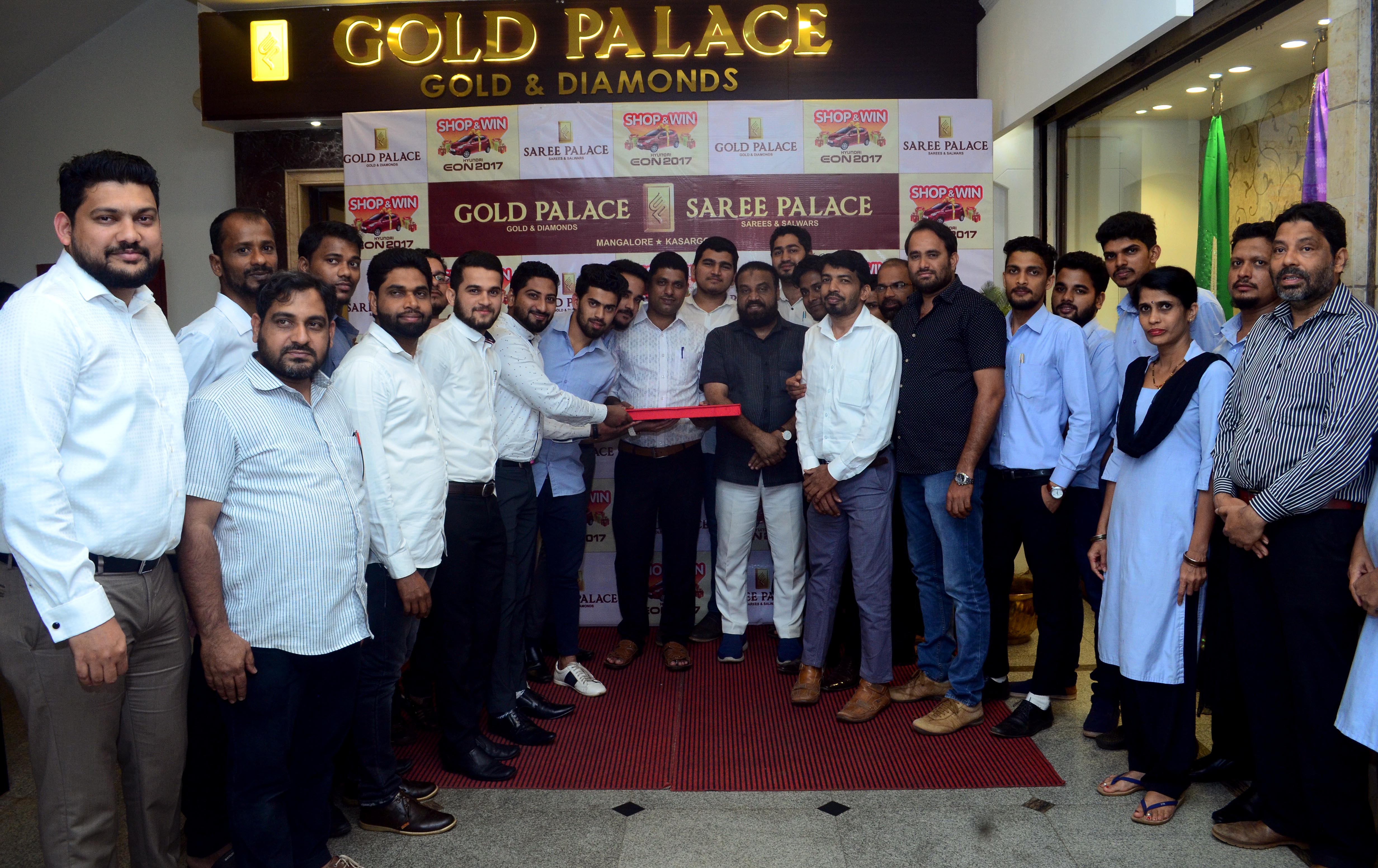 ‘ಶಾಪ್ ಆ್ಯಂಡ್ ವಿನ್’ ಮಣಿಪುರದ ಅಬ್ದುಲ್ ಸಮೀರ್ ಪಾಲಾದ ಕಾರು